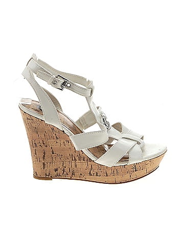 guess white wedges