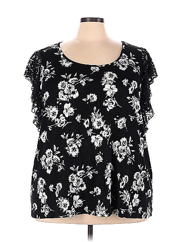 Torrid Floral Black Short Sleeve T-Shirt Size 4X Plus (4) (Plus) - 52% off