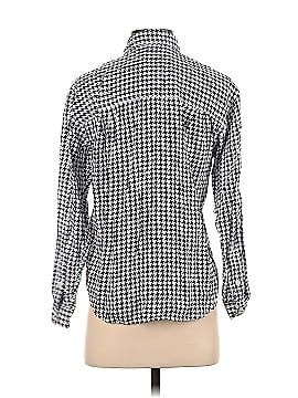 Lizwear by Liz Claiborne Long Sleeve Button-Down Shirt (view 2)