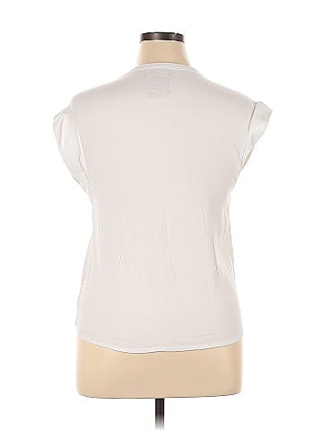 Chaser Sleeveless T-Shirt (view 2)