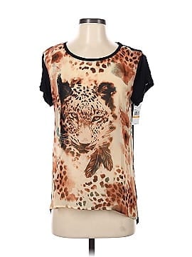 TWO by Vince Camuto Short Sleeve T-Shirt (view 1)