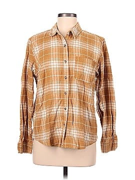 Universal Thread Long Sleeve Button-Down Shirt (view 1)