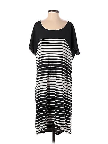 Xhilaration Casual Dress (view 1)