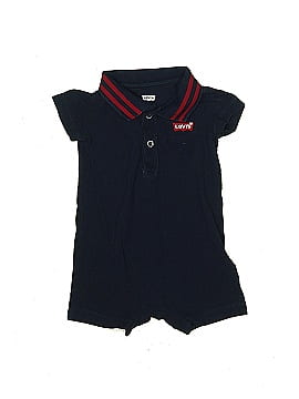 Levi's Short Sleeve Outfit (view 1)