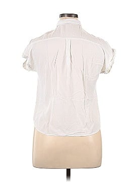 gef Short Sleeve Button-Down Shirt (view 2)
