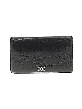Chanel CC Logo Camélia Leather Wallet (view 1)