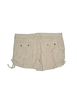 Threads Saks Fifth Avenue Shorts (view 2)