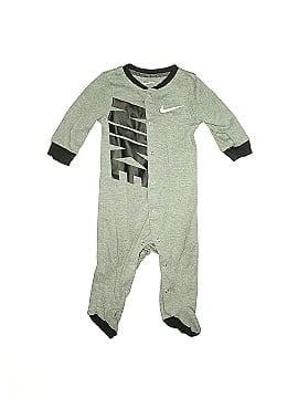 Nike Long Sleeve Outfit (view 1)