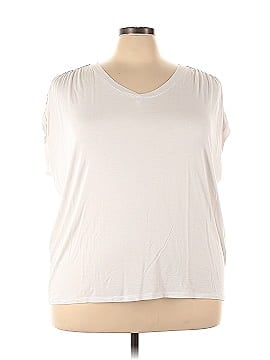 Jennifer Lopez Short Sleeve T-Shirt (view 1)