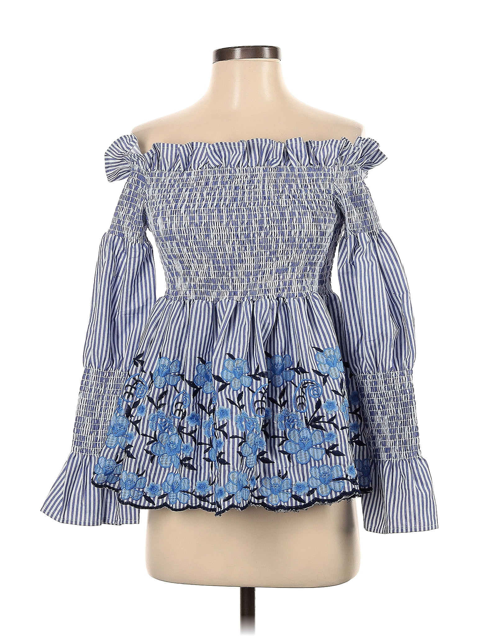 Romeo & Juliet Couture Blue Long Sleeve Top Size S - 74% off | ThredUp