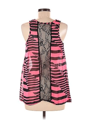 La Reyna Sleeveless T-Shirt (view 2)