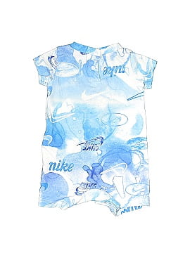 Nike Short Sleeve Outfit (view 2)