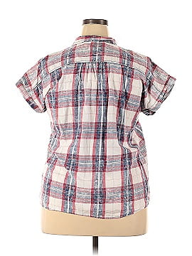Maurices Short Sleeve Button-Down Shirt (view 2)