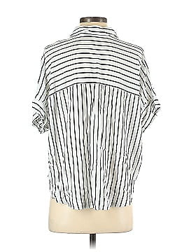 Carly Jean Short Sleeve Button-Down Shirt (view 2)