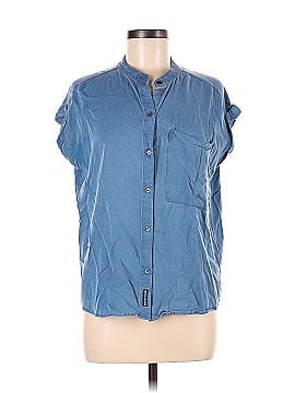 CALVIN KLEIN JEANS Sleeveless Button-Down Shirt (view 1)