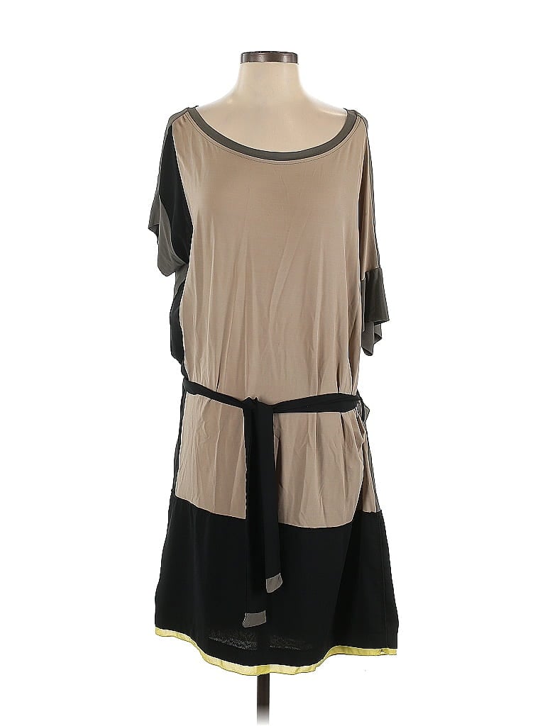 Click to view more detailed imagery on our partner's website Pre-owned Siste's Casual Dress In Gray