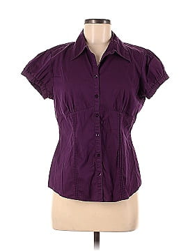 Maurices Short Sleeve Button-Down Shirt (view 1)