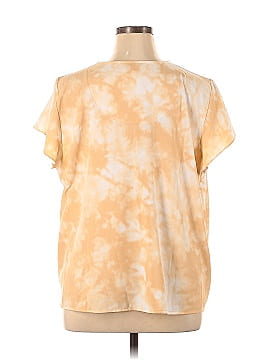D&Co. Short Sleeve Top (view 2)