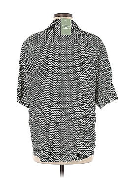 H&M Short Sleeve Button-Down Shirt (view 2)