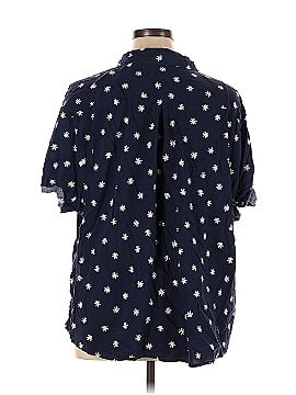 Ava & Viv Short Sleeve Button-Down Shirt (view 2)