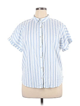 Universal Thread Short Sleeve Button-Down Shirt (view 1)