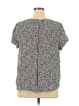 Ava & Viv Short Sleeve Blouse (view 2)