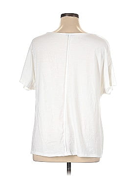 BLOOMCHIC Short Sleeve T-Shirt (view 2)