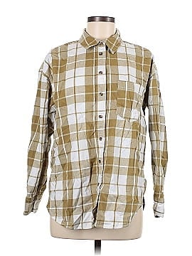 Universal Thread Long Sleeve Button-Down Shirt (view 1)