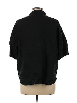 Uniqlo Short Sleeve Button-Down Shirt (view 2)