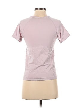 Uniqlo Short Sleeve T-Shirt (view 2)