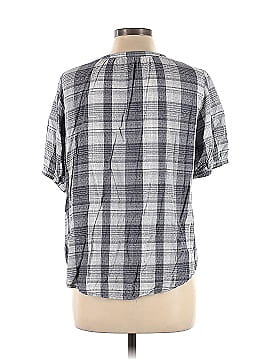 Universal Thread Short Sleeve Button-Down Shirt (view 2)