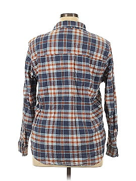 Universal Thread Long Sleeve Button-Down Shirt (view 2)