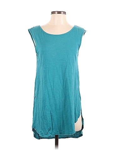 t.la Sleeveless T-Shirt (view 1)