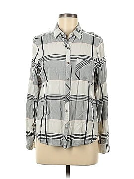 Universal Thread Long Sleeve Button-Down Shirt (view 1)