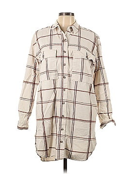 Universal Thread 3/4 Sleeve Button-Down Shirt (view 1)