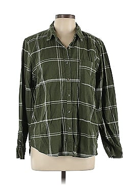 Universal Thread Long Sleeve Button-Down Shirt (view 1)