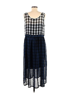 Urban Outfitters Casual Dress (view 2)