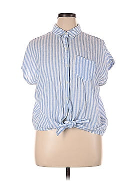 Old Navy Short Sleeve Button-Down Shirt (view 1)