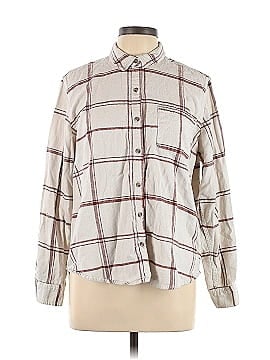 Universal Thread Long Sleeve Button-Down Shirt (view 1)