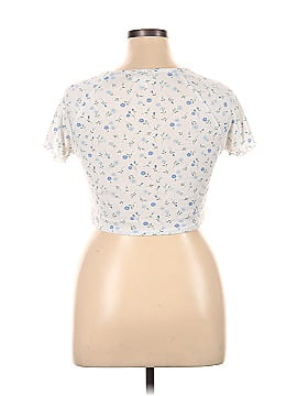 colsie Short Sleeve Blouse (view 2)