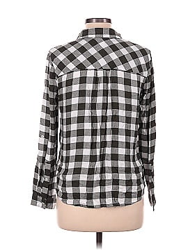 Romeo & Juliet Couture Long Sleeve Button-Down Shirt (view 2)