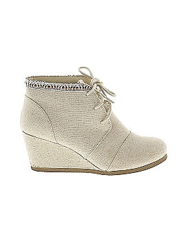 Maurices Wedges (view 1)