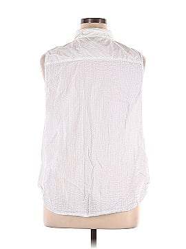 Liz Claiborne Sleeveless Button-Down Shirt (view 2)