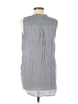 H&M Sleeveless Button-Down Shirt (view 2)