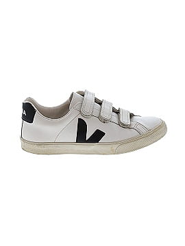 VEJA Sneakers (view 1)