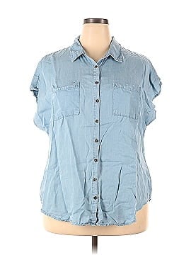 Torrid Short Sleeve Button-Down Shirt (view 1)