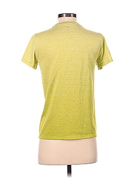 Uniqlo Short Sleeve T-Shirt (view 2)