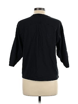 Lululemon Athletica 3/4 Sleeve T-Shirt (view 2)