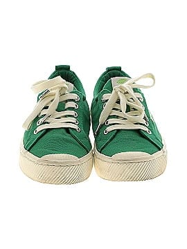 Cariuma Sneakers (view 2)