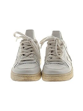 VEJA Sneakers (view 2)